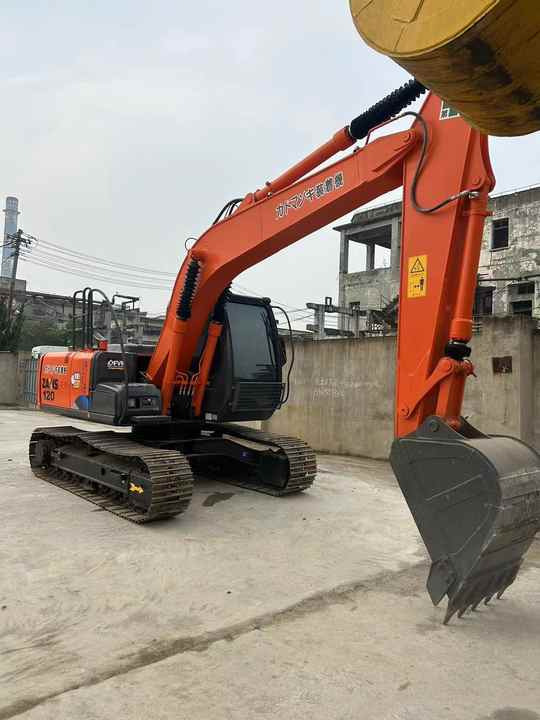 Japan Made Hitachi Crawler excavator Hitachi ZX120 Hydraulic Excavator with good price - حفار زاحف: صورة 3 Japan Made Hitachi Crawler excavator Hitachi ZX120 Hydraulic Excavator with good price - حفار زاحف: صورة 3