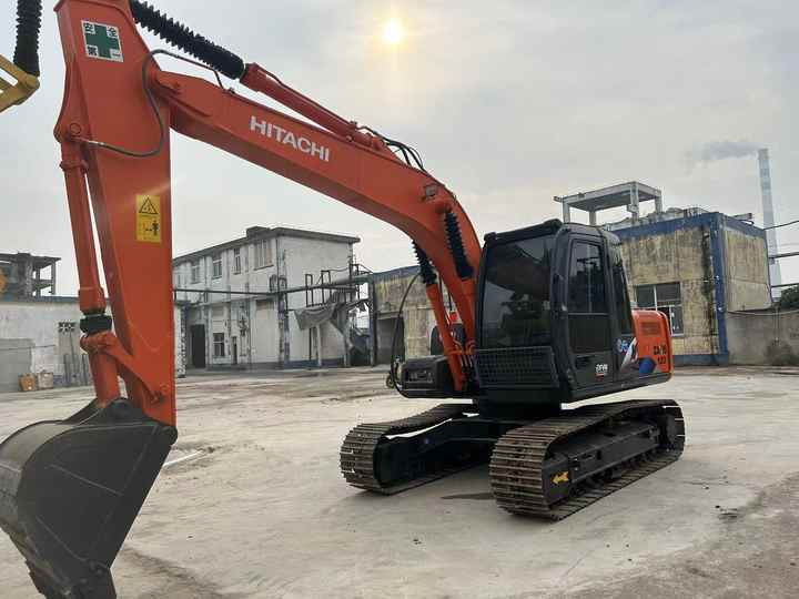 Japan Made Hitachi Crawler excavator Hitachi ZX120 Hydraulic Excavator with good price - حفار زاحف: صورة 4 Japan Made Hitachi Crawler excavator Hitachi ZX120 Hydraulic Excavator with good price - حفار زاحف: صورة 4