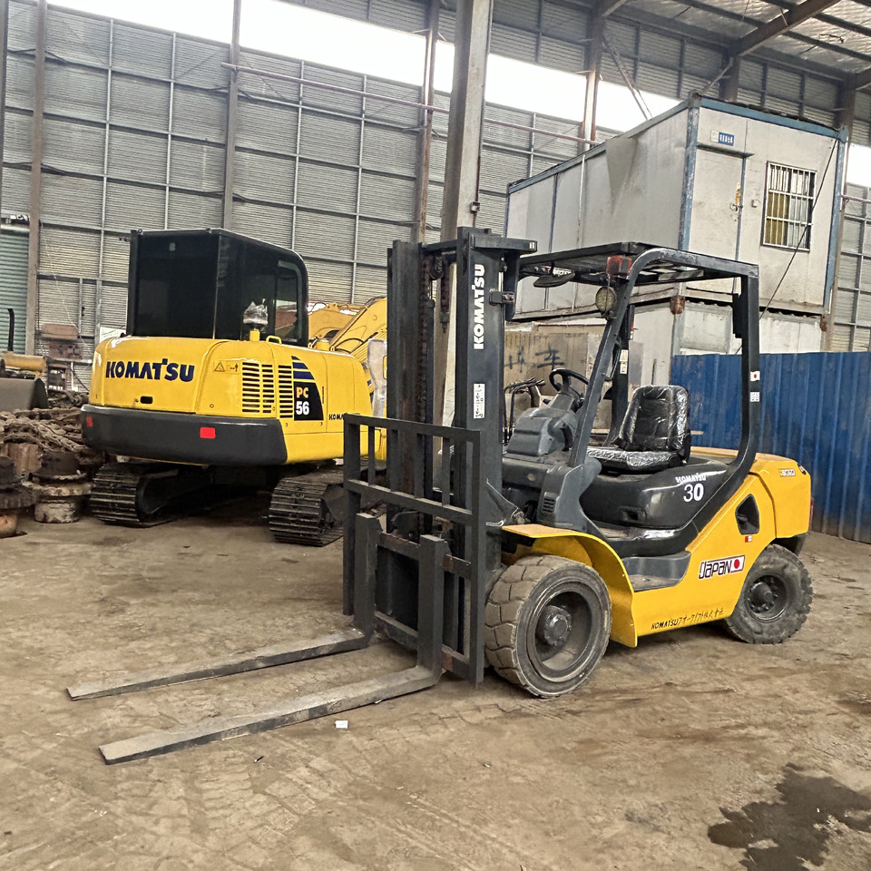 Komatsu FD30 Forklift - رافعة شوكية ديزل: صورة 3 Komatsu FD30 Forklift - رافعة شوكية ديزل: صورة 3
