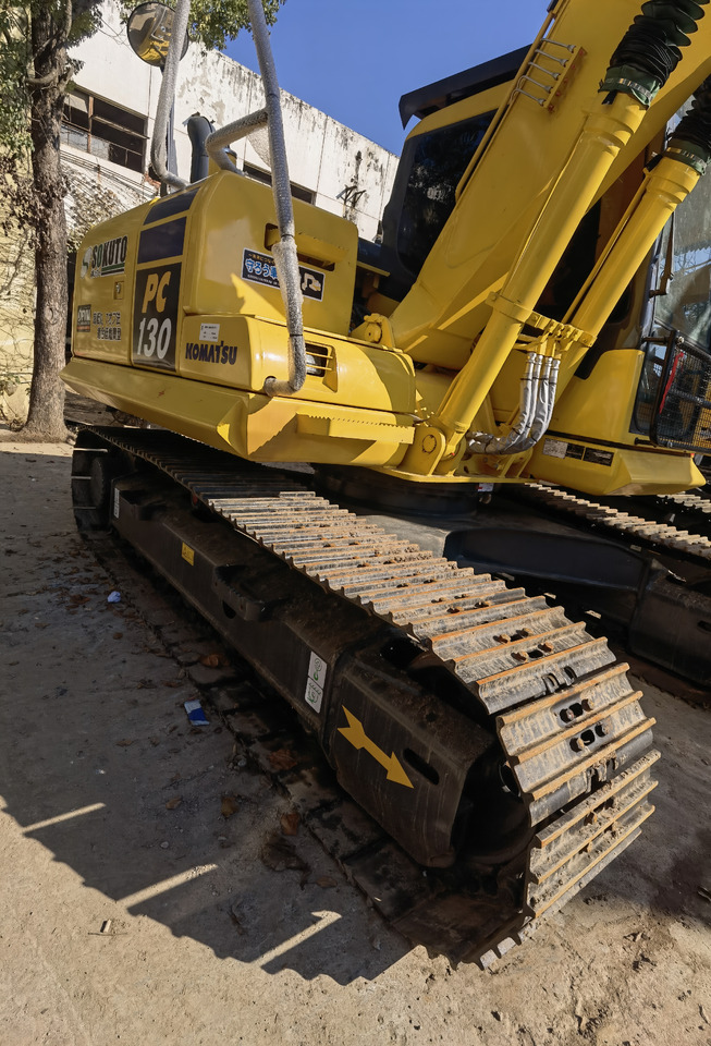 Komatsu PC130-7 Excavator - حفار زاحف: صورة 4 Komatsu PC130-7 Excavator - حفار زاحف: صورة 4