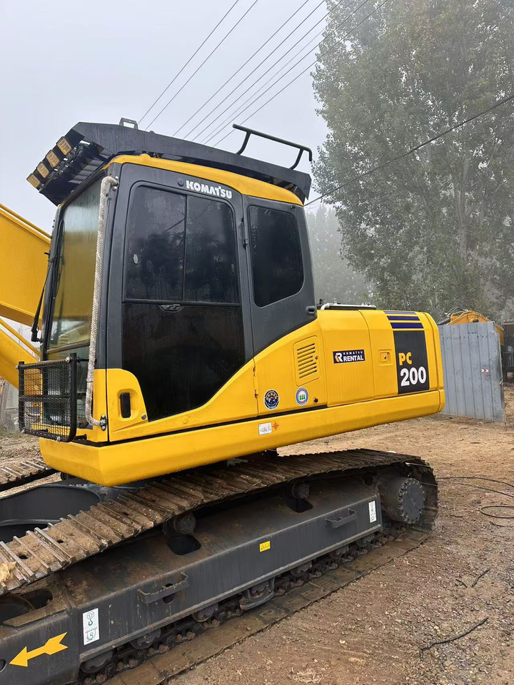 Komatsu PC200-7 excavator - حفار زاحف: صورة 1 Komatsu PC200-7 excavator - حفار زاحف: صورة 1