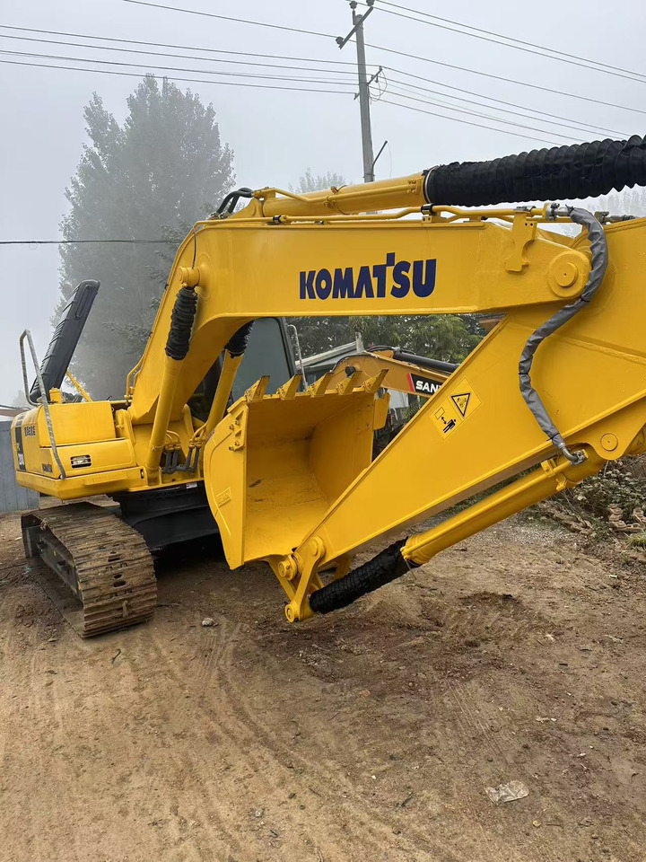Komatsu PC200-7 excavator - حفار زاحف: صورة 4 Komatsu PC200-7 excavator - حفار زاحف: صورة 4