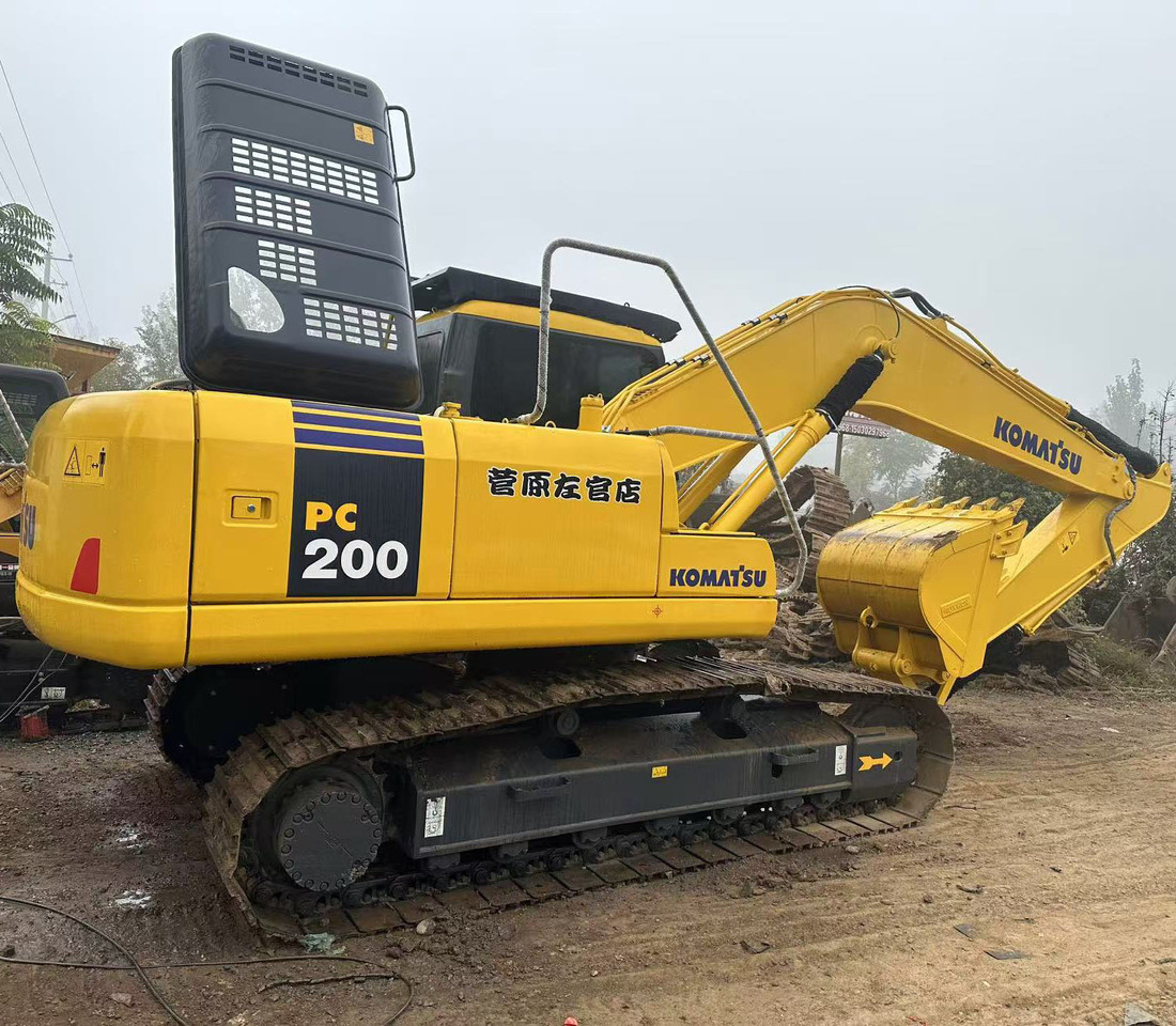 Komatsu PC200-7 excavator - حفار زاحف: صورة 2 Komatsu PC200-7 excavator - حفار زاحف: صورة 2