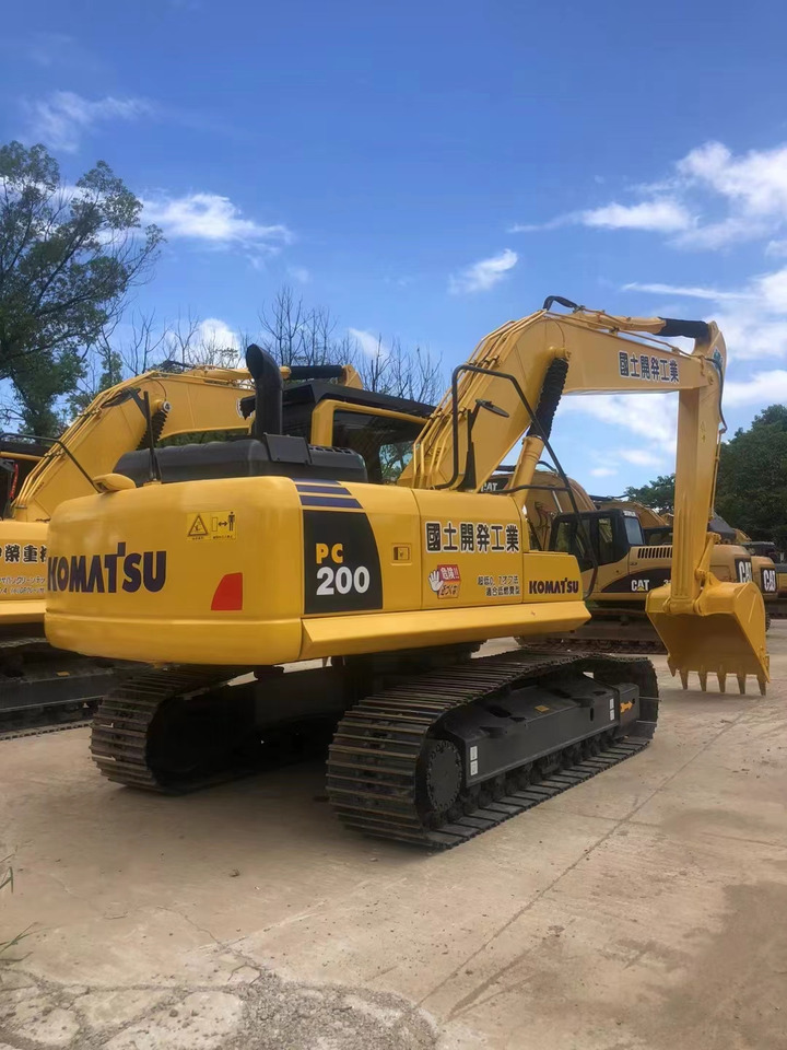 Komatsu PC200-8 Excavator - حفار زاحف: صورة 1 Komatsu PC200-8 Excavator - حفار زاحف: صورة 1