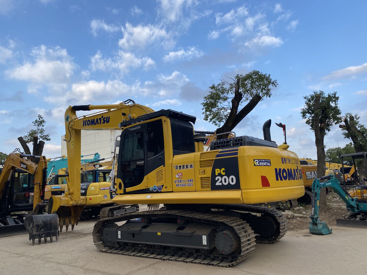 Komatsu PC200-8 Excavator - حفار زاحف: صورة 1 Komatsu PC200-8 Excavator - حفار زاحف: صورة 1