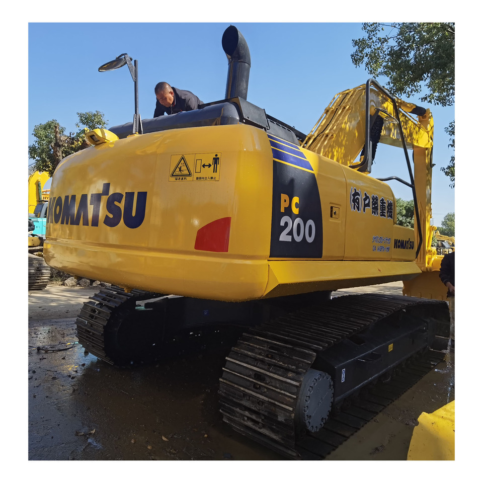 Komatsu PC200-8 Excavator - حفار زاحف: صورة 2 Komatsu PC200-8 Excavator - حفار زاحف: صورة 2