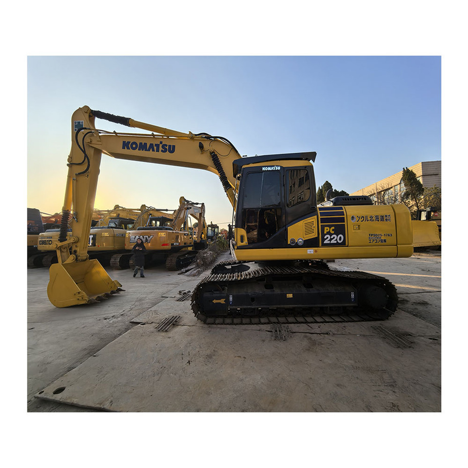 Komatsu PC220-7 - حفار زاحف: صورة 2 Komatsu PC220-7 - حفار زاحف: صورة 2