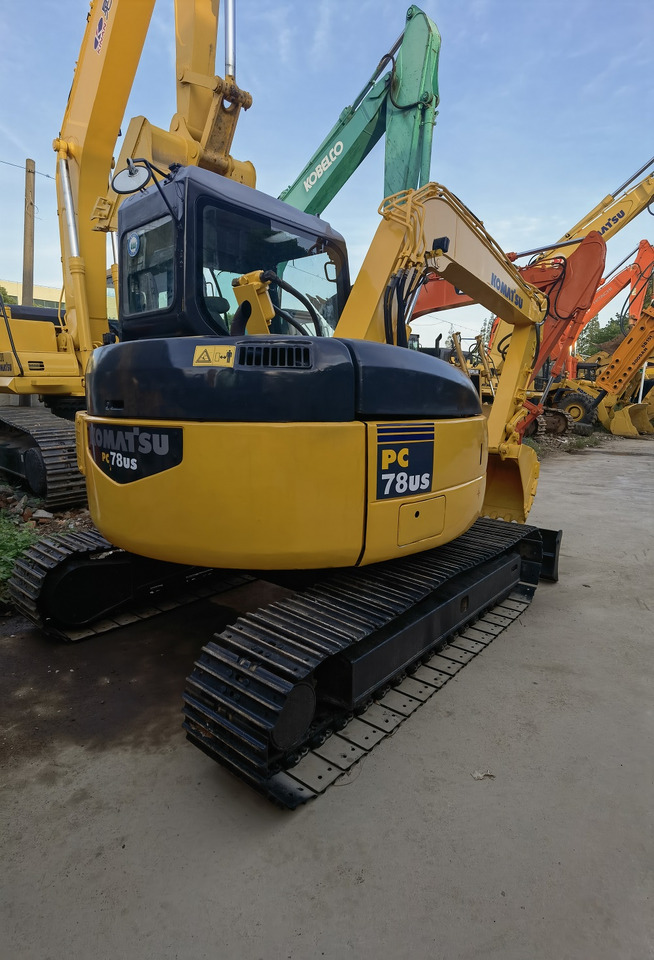 Komatsu pc78 Excavator - حفار زاحف: صورة 2 Komatsu pc78 Excavator - حفار زاحف: صورة 2
