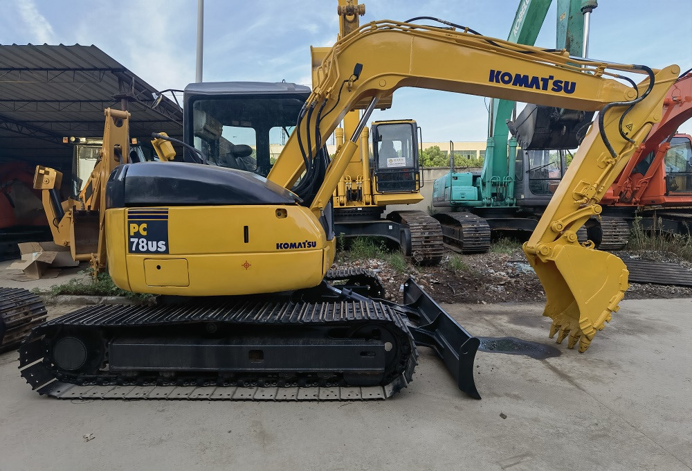 Komatsu pc78 Excavator - حفار زاحف: صورة 2 Komatsu pc78 Excavator - حفار زاحف: صورة 2