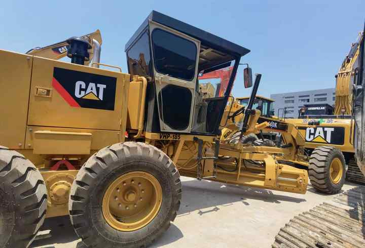 Made in Japan Motor grader used Caterpillar CAT 140k 140G 140K 12H on discount - ماكينة تسوية: صورة 2 Made in Japan Motor grader used Caterpillar CAT 140k 140G 140K 12H on discount - ماكينة تسوية: صورة 2