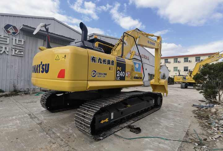 Original Japan High Quality Used excavators Komatsu PC240lc-8 large excavator pc240-8 Crawler excavator for sale - حفار زاحف: صورة 4 Original Japan High Quality Used excavators Komatsu PC240lc-8 large excavator pc240-8 Crawler excavator for sale - حفار زاحف: صورة 4