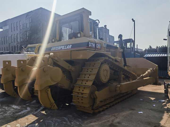 Original Japan made earth-moving bulldozer Caterpillar D7H dozer CAT heavy bulldozer D7 cheap dozer in China - بلدوزر: صورة 2 Original Japan made earth-moving bulldozer Caterpillar D7H dozer CAT heavy bulldozer D7 cheap dozer in China - بلدوزر: صورة 2