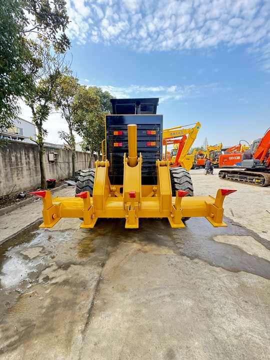 Original Used Caterpillar 140H motor grader second hand for sale at cheap factory price for construction - ماكينة تسوية: صورة 2 Original Used Caterpillar 140H motor grader second hand for sale at cheap factory price for construction - ماكينة تسوية: صورة 2