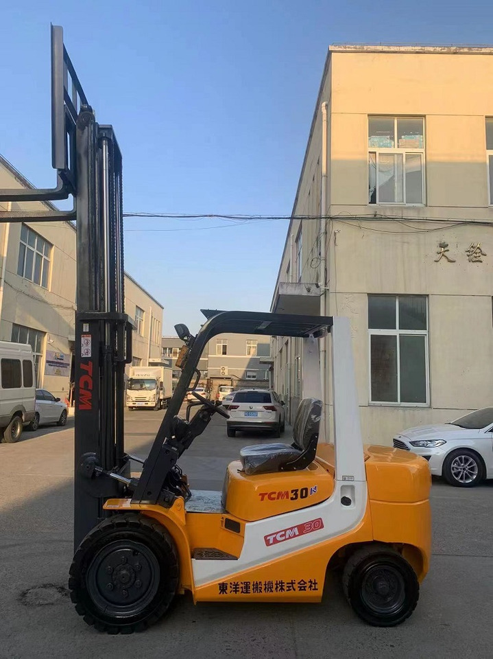 TCM FD30 Forklift - رافعة شوكية ديزل: صورة 1 TCM FD30 Forklift - رافعة شوكية ديزل: صورة 1
