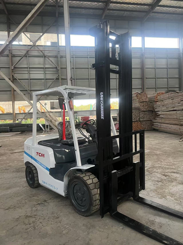 Used TCM FD30 forklift - رافعة شوكية ديزل: صورة 4 Used TCM FD30 forklift - رافعة شوكية ديزل: صورة 4