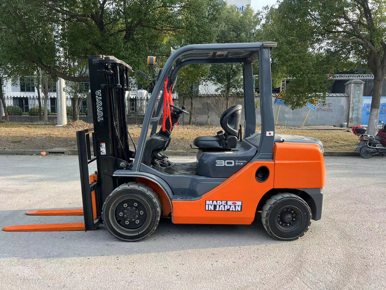 Used Toyota 8FD30 forklift - رافعة شوكية ديزل: صورة 2 Used Toyota 8FD30 forklift - رافعة شوكية ديزل: صورة 2