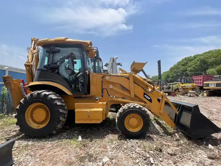 Used machinery CAT 420Fbackhoe loader caterpillar 420F used backhoe loader with cheap price - لودر ذو محراث خلفي/ باكهو: صورة 3 Used machinery CAT 420Fbackhoe loader caterpillar 420F used backhoe loader with cheap price - لودر ذو محراث خلفي/ باكهو: صورة 3