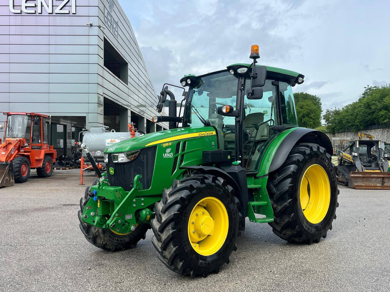 JOHN DEERE 5115R - جرار: صورة 2 JOHN DEERE 5115R - جرار: صورة 2