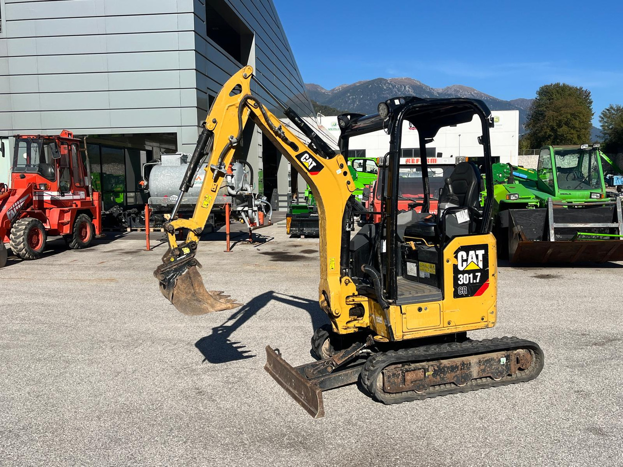 MINIESCAVATORE CAT 301.7 CR - حفار صغير: صورة 2 MINIESCAVATORE CAT 301.7 CR - حفار صغير: صورة 2
