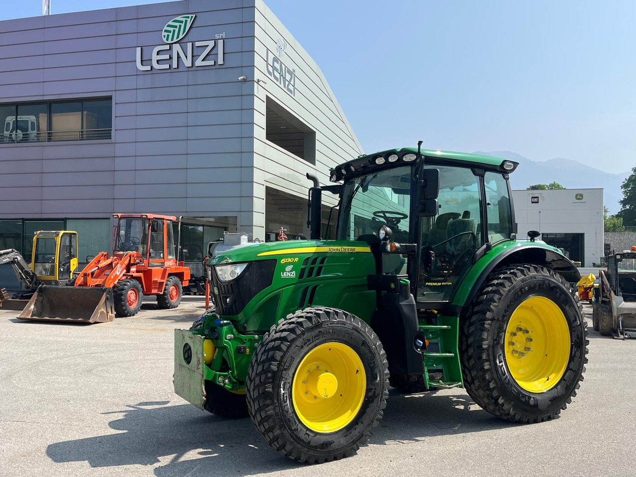 TRATTORE JOHN DEERE 6130R - جرار: صورة 1 TRATTORE JOHN DEERE 6130R - جرار: صورة 1