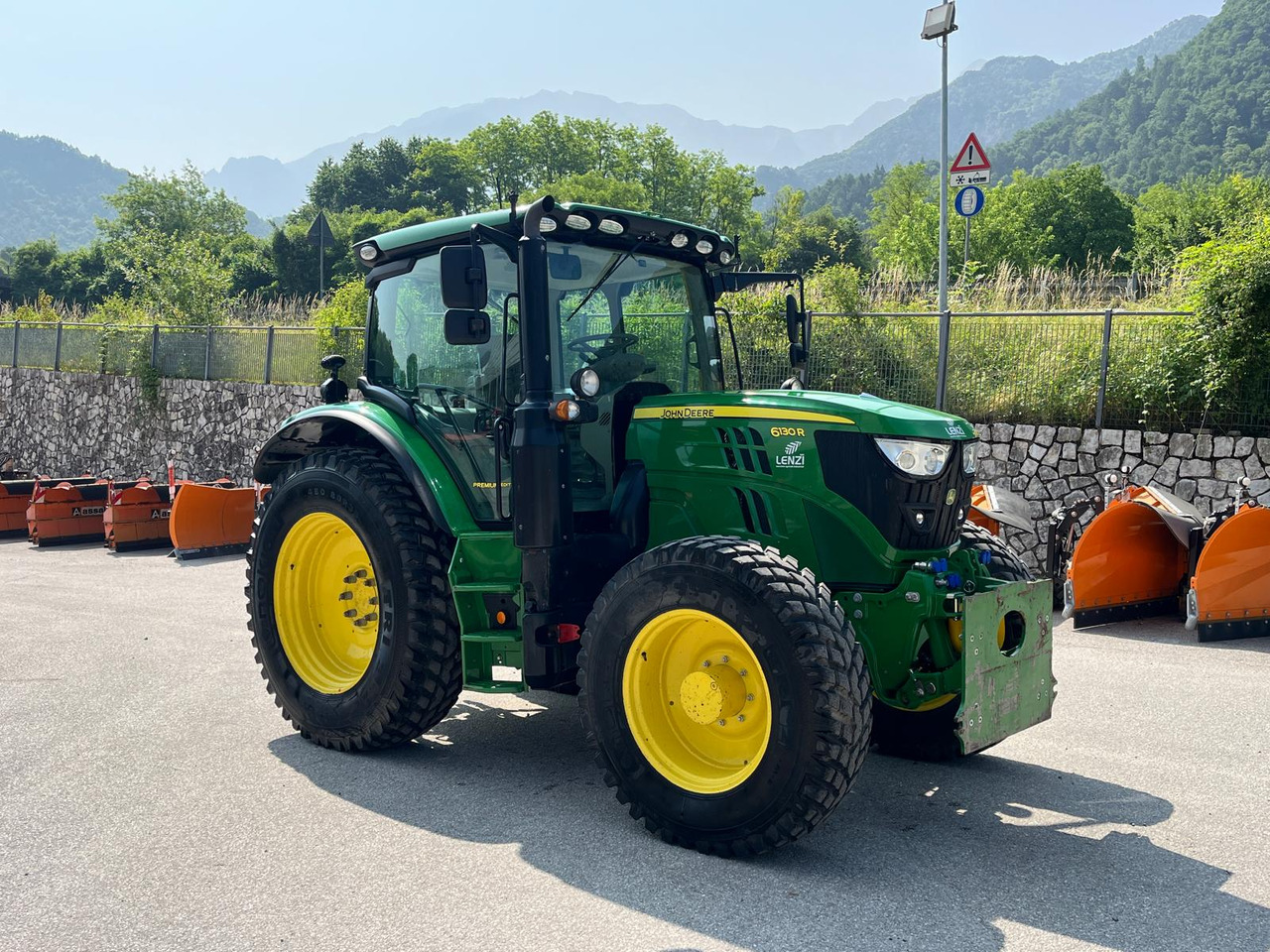 TRATTORE JOHN DEERE 6130R - جرار: صورة 4 TRATTORE JOHN DEERE 6130R - جرار: صورة 4