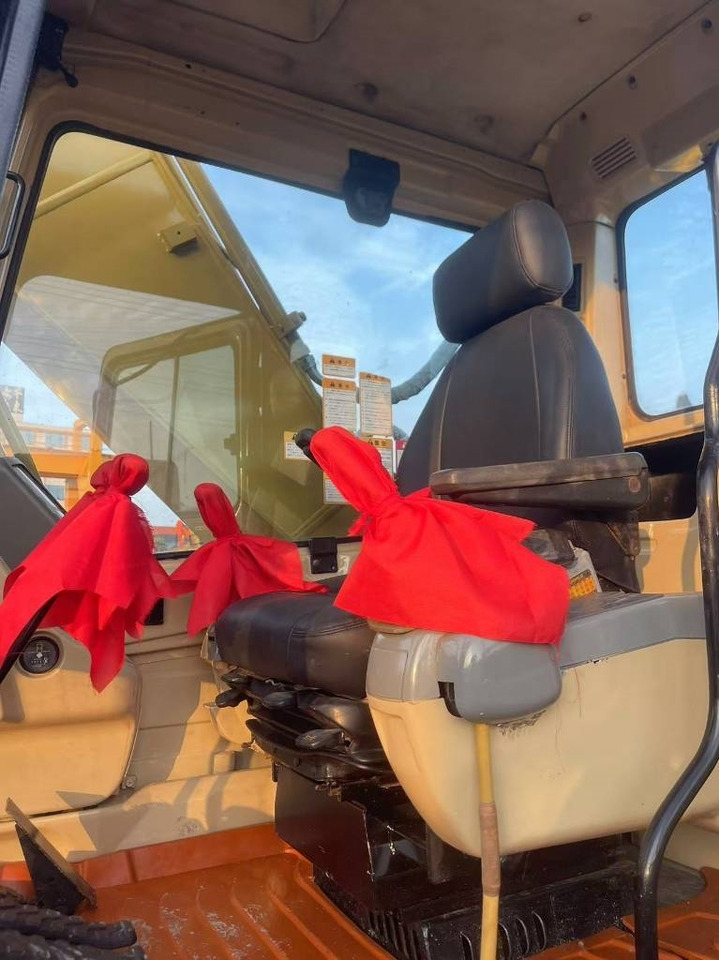 CAT 320 B - حفار زاحف: صورة 2 CAT 320 B - حفار زاحف: صورة 2