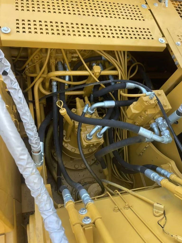 CAT 320 B - حفار زاحف: صورة 2 CAT 320 B - حفار زاحف: صورة 2