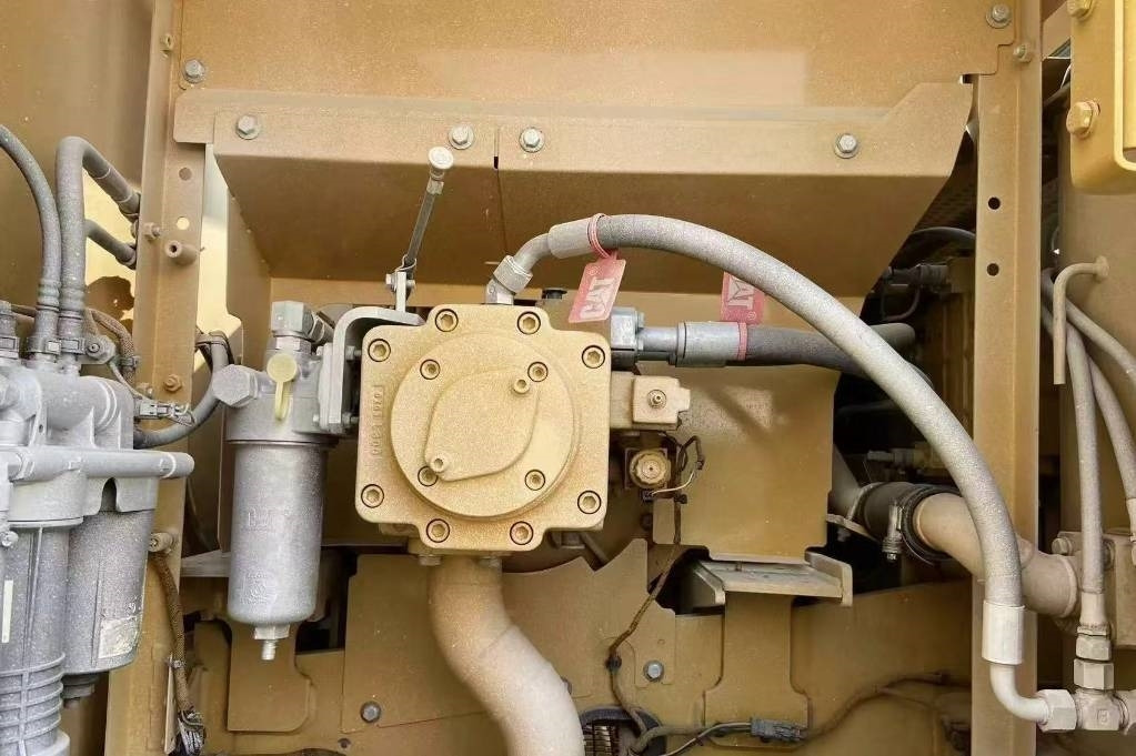 CAT 323 - حفار زاحف: صورة 3 CAT 323 - حفار زاحف: صورة 3
