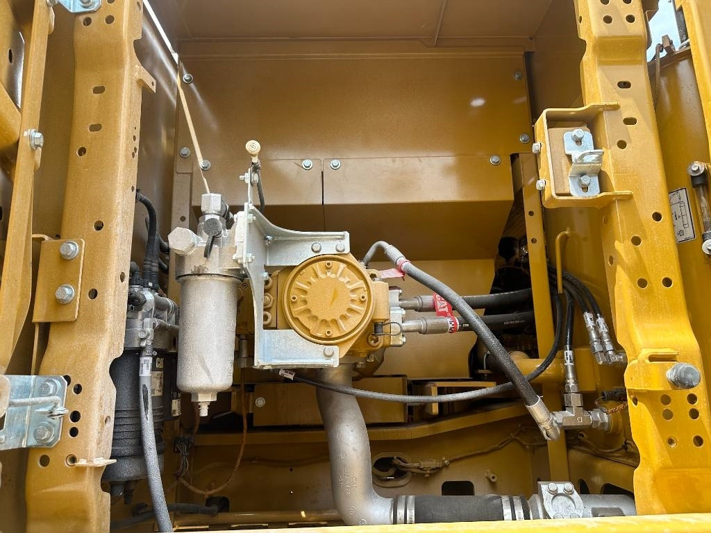 CAT 330 - حفار زاحف: صورة 5 CAT 330 - حفار زاحف: صورة 5