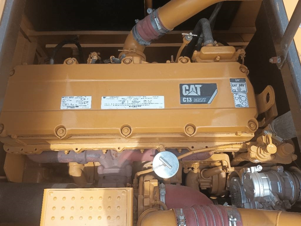 حفار زاحف CAT 349: صورة 8