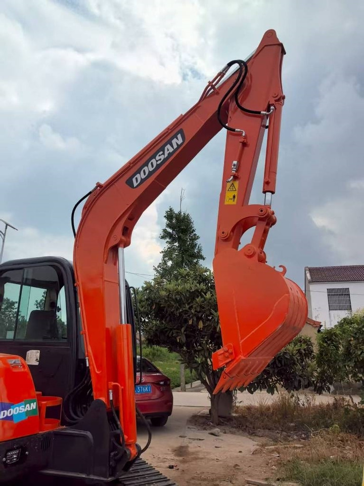 Doosan DH 60 - حفار صغير: صورة 3 Doosan DH 60 - حفار صغير: صورة 3