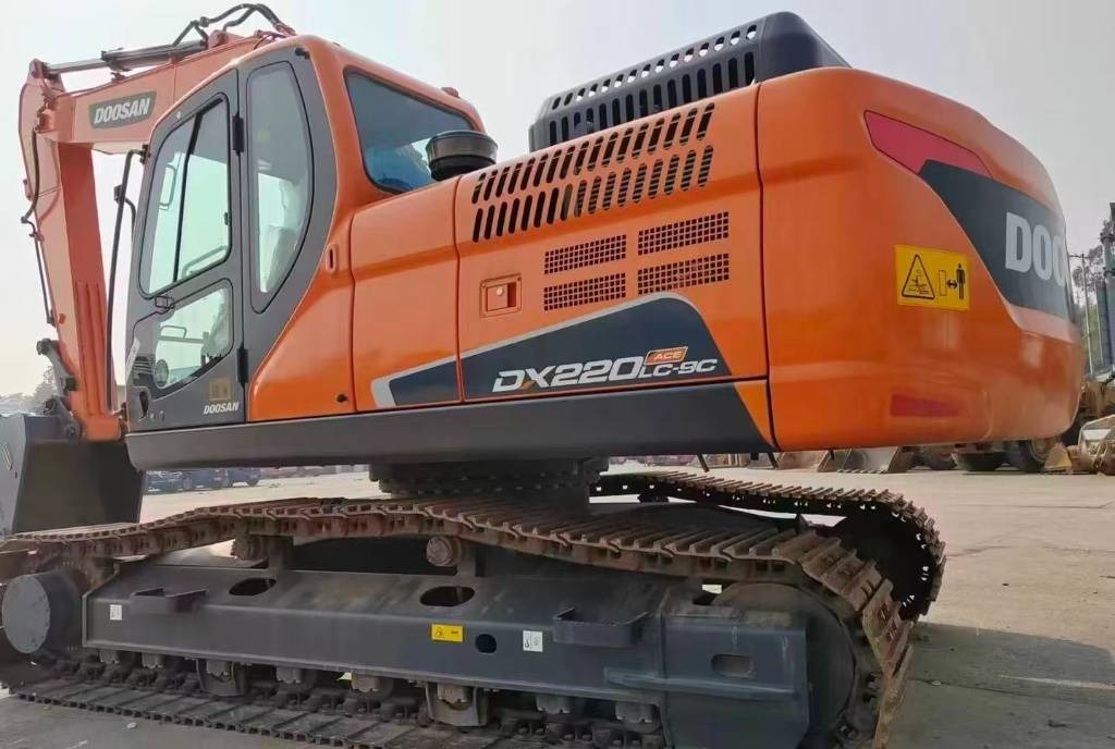 Doosan DX 220 - حفار زاحف: صورة 1 Doosan DX 220 - حفار زاحف: صورة 1