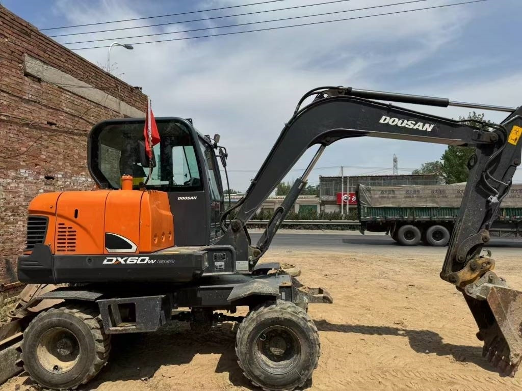 Doosan DX 60  - حفار صغير: صورة 3 Doosan DX 60  - حفار صغير: صورة 3