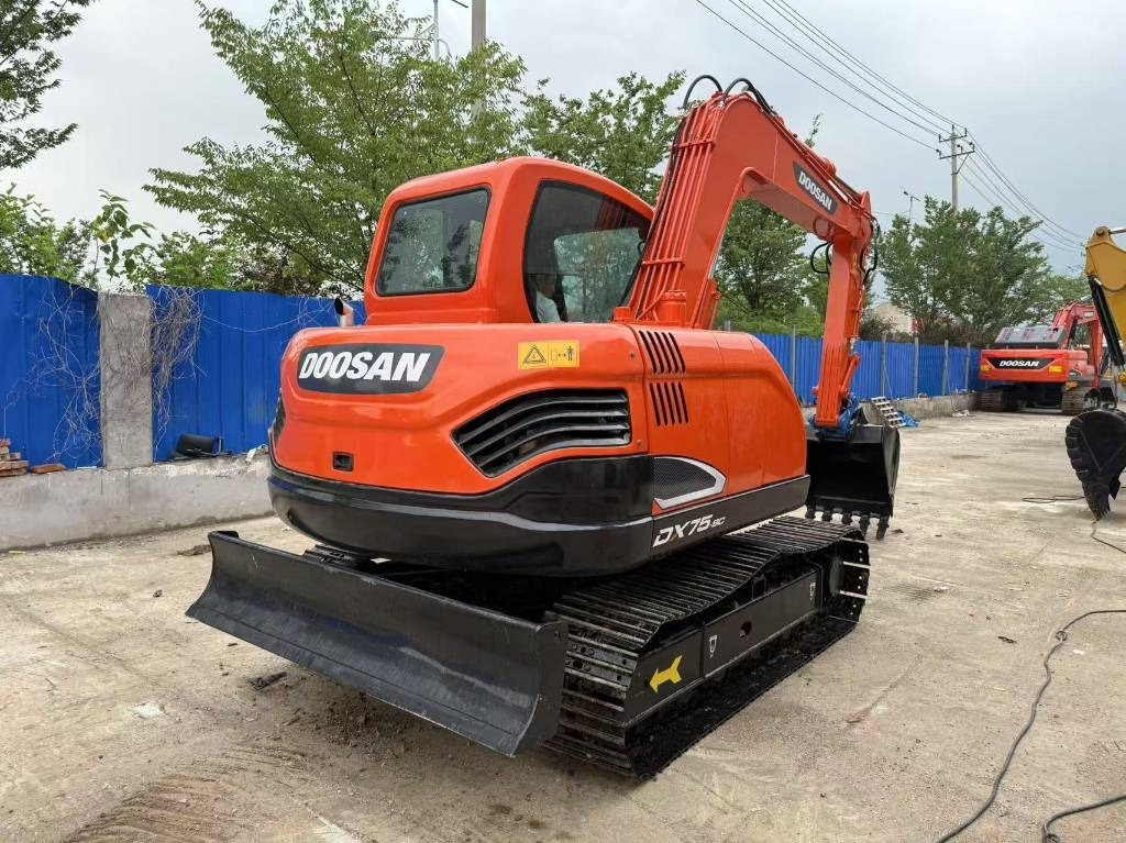 Doosan DX 75 - حفار زاحف: صورة 5 Doosan DX 75 - حفار زاحف: صورة 5