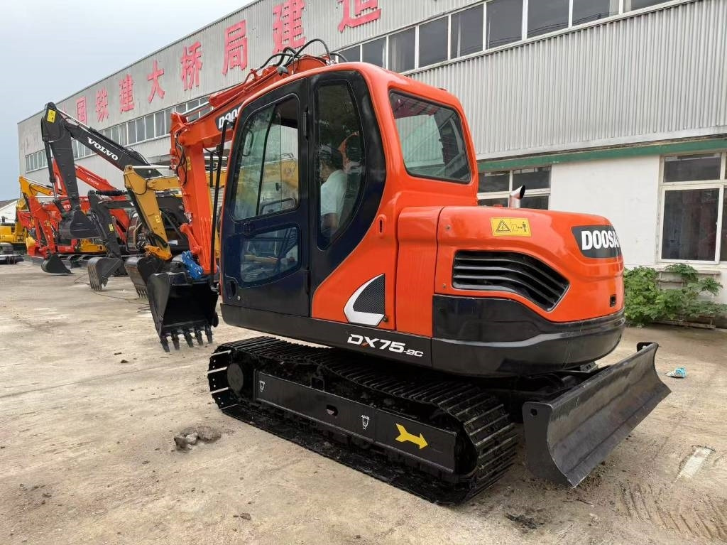 Doosan DX 75 - حفار زاحف: صورة 2 Doosan DX 75 - حفار زاحف: صورة 2