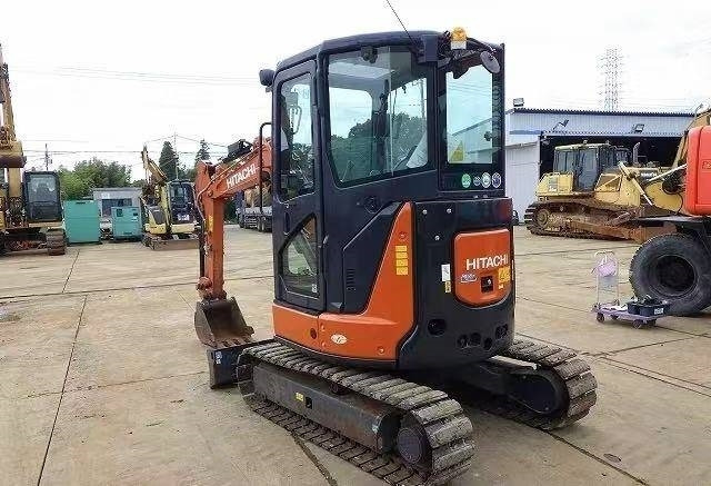 Hitachi 30 - حفار صغير: صورة 1 Hitachi 30 - حفار صغير: صورة 1