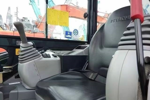 حفار صغير Hitachi 30: صورة 15