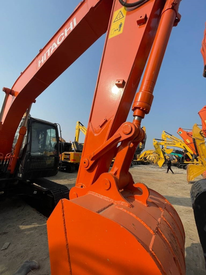 Hitachi ZX 130 - حفار زاحف: صورة 3 Hitachi ZX 130 - حفار زاحف: صورة 3