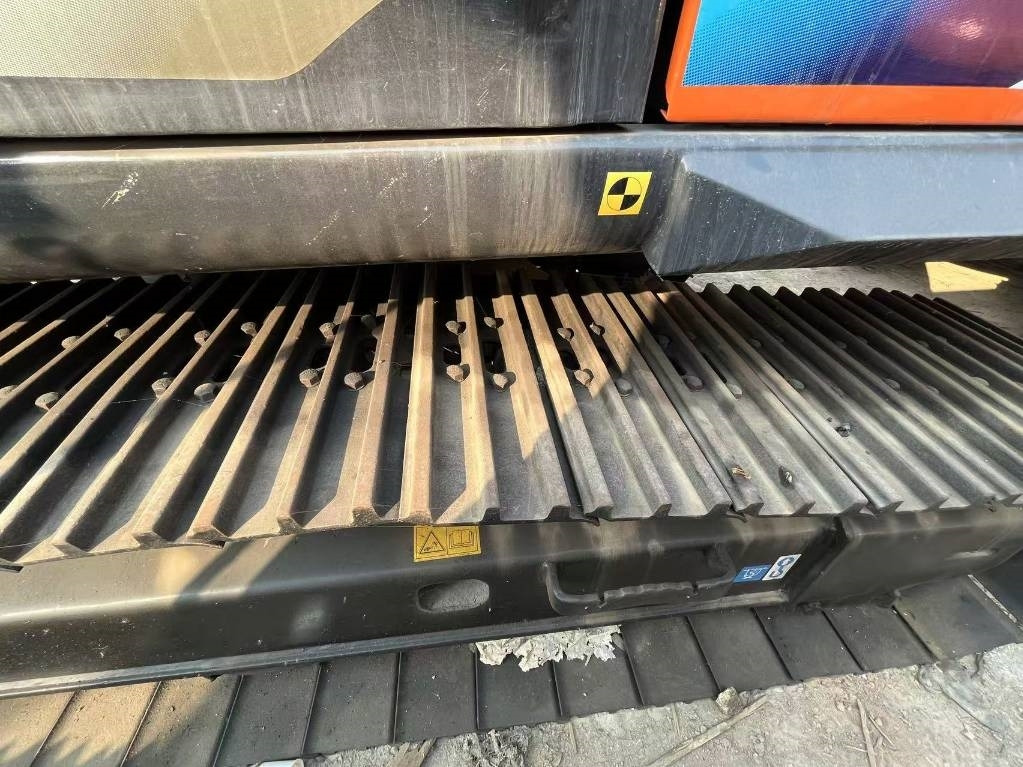 Hitachi ZX 160 - حفار زاحف: صورة 5 Hitachi ZX 160 - حفار زاحف: صورة 5