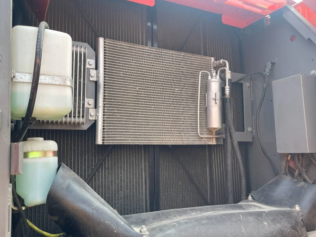 Hitachi ZX 210 - حفار زاحف: صورة 4 Hitachi ZX 210 - حفار زاحف: صورة 4