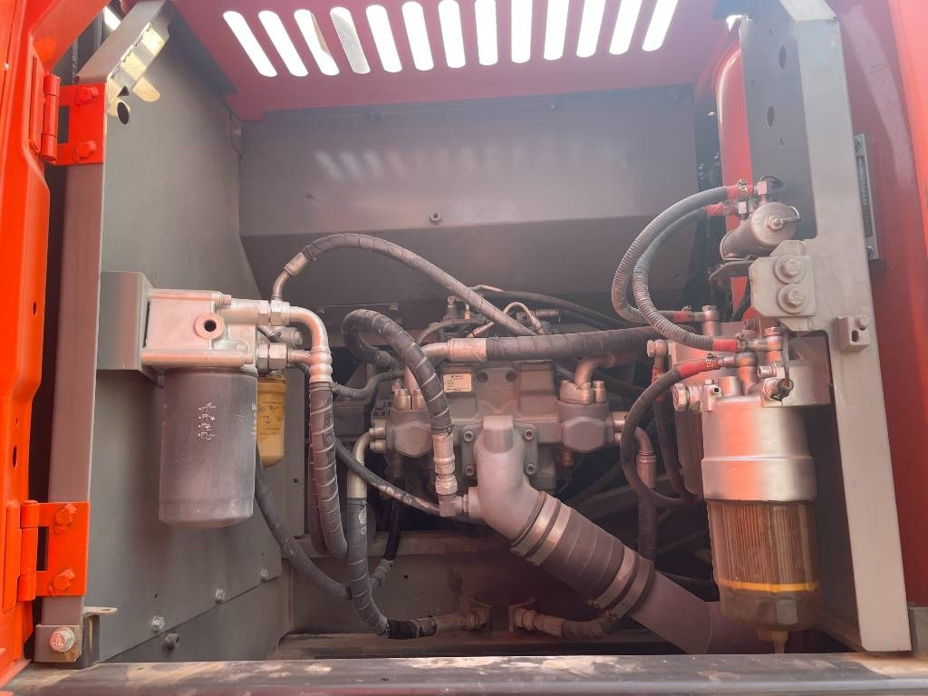 Hitachi ZX 240 - حفار زاحف: صورة 2 Hitachi ZX 240 - حفار زاحف: صورة 2