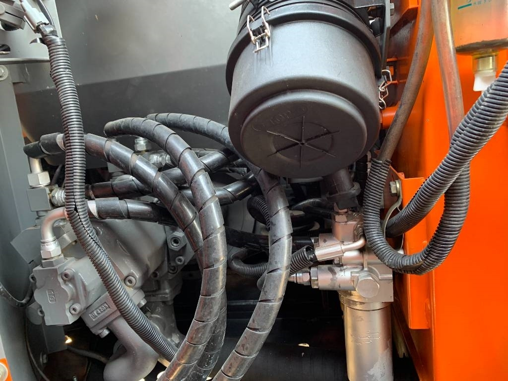 Hitachi ZX 70 - حفار صغير: صورة 5 Hitachi ZX 70 - حفار صغير: صورة 5