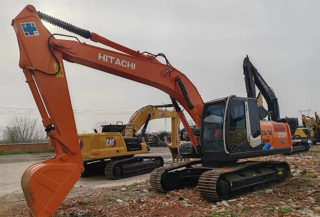 Hitachi Zaxis 200 LC  - حفار زاحف: صورة 2 Hitachi Zaxis 200 LC  - حفار زاحف: صورة 2