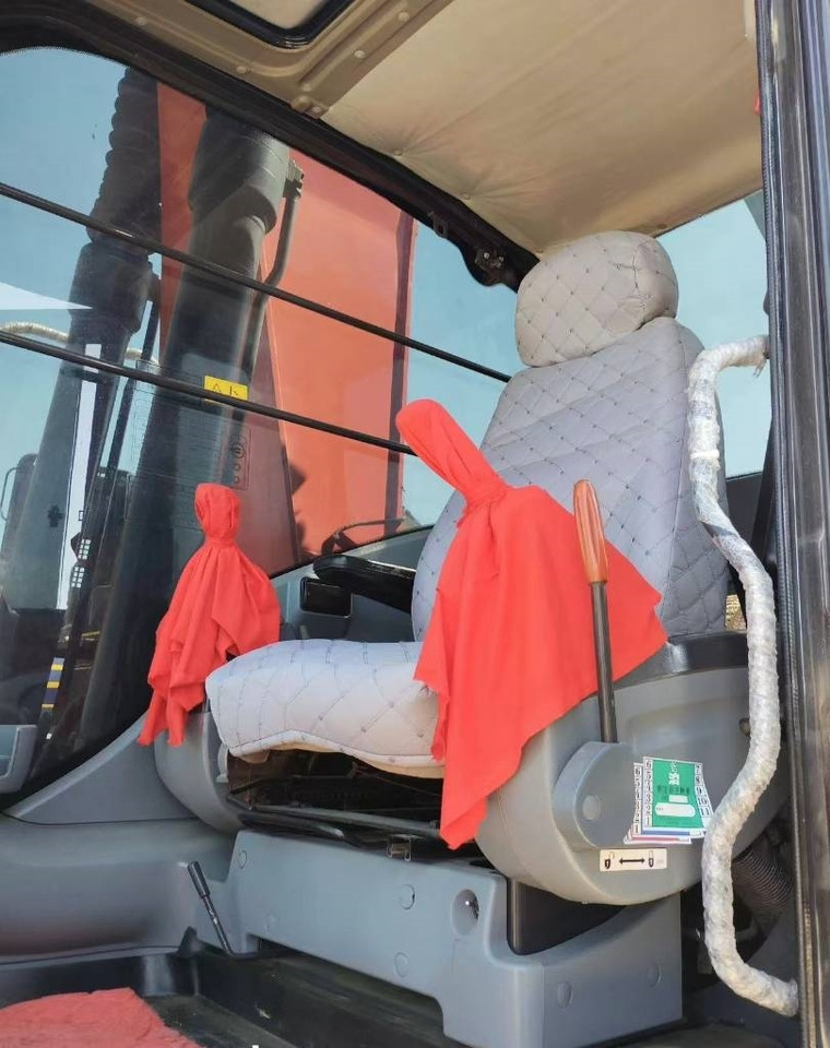 Hitachi Zaxis 240 LC - حفار زاحف: صورة 4 Hitachi Zaxis 240 LC - حفار زاحف: صورة 4