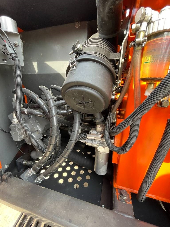 Hitachi Zaxis 70 - حفار زاحف: صورة 2 Hitachi Zaxis 70 - حفار زاحف: صورة 2