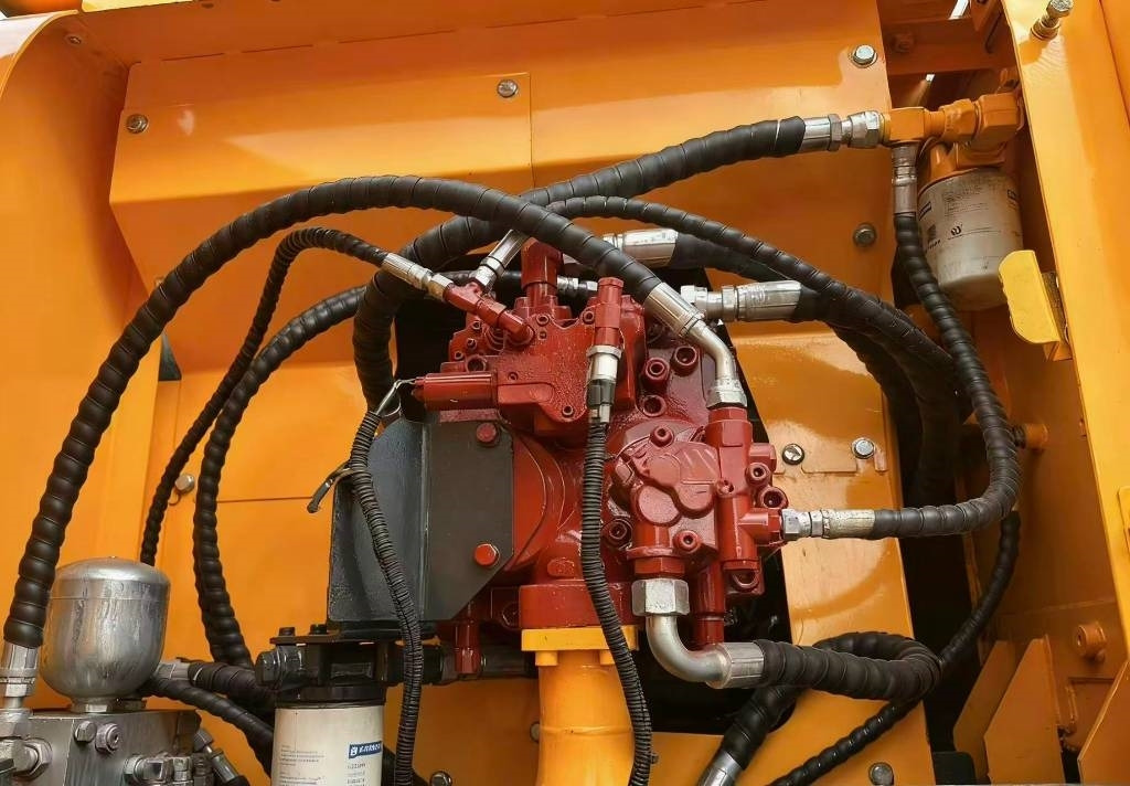 Hyundai 210W -9 - حفار ذو عجلات: صورة 5 Hyundai 210W -9 - حفار ذو عجلات: صورة 5