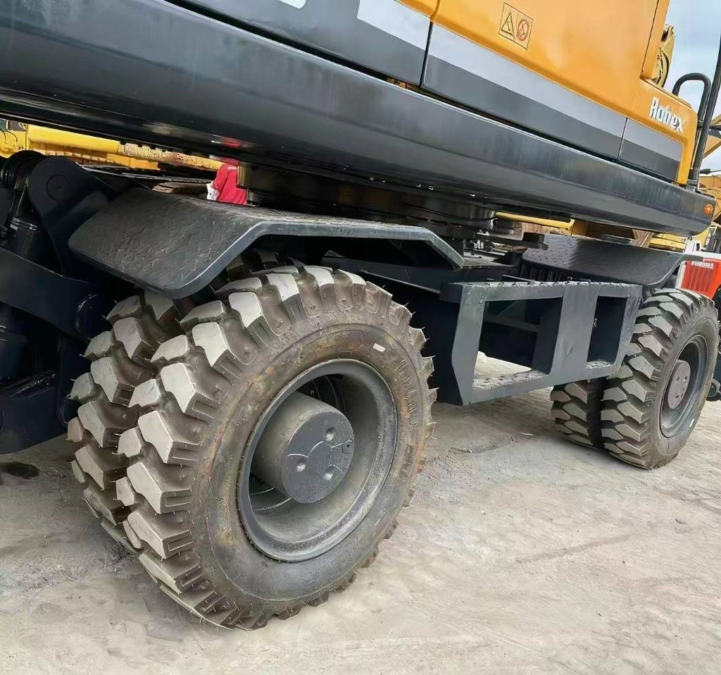 Hyundai 210W -9  - حفار ذو عجلات: صورة 3 Hyundai 210W -9  - حفار ذو عجلات: صورة 3