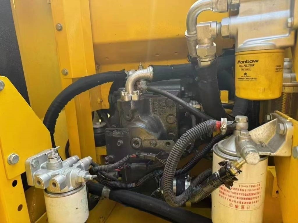 Komatsu PC 130 - حفار زاحف: صورة 2 Komatsu PC 130 - حفار زاحف: صورة 2