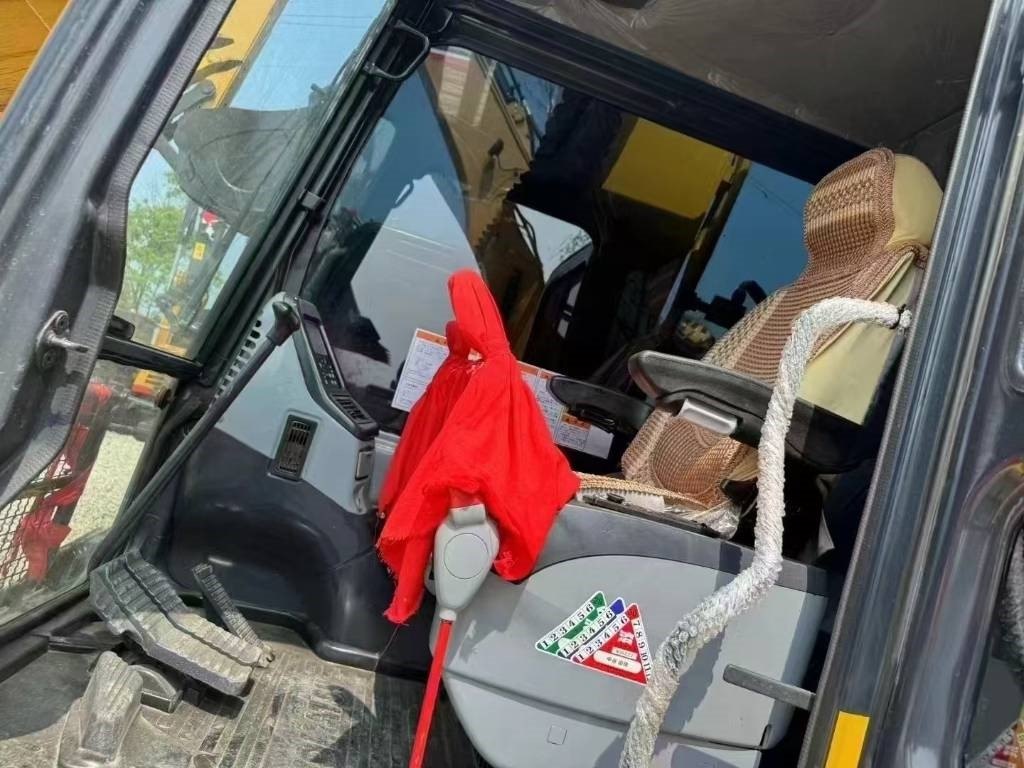 Komatsu PC 130 - حفار زاحف: صورة 3 Komatsu PC 130 - حفار زاحف: صورة 3