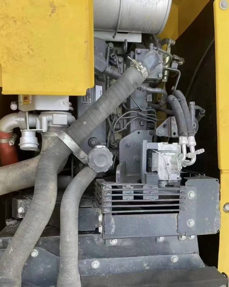Komatsu PC 130 - حفار زاحف: صورة 3 Komatsu PC 130 - حفار زاحف: صورة 3